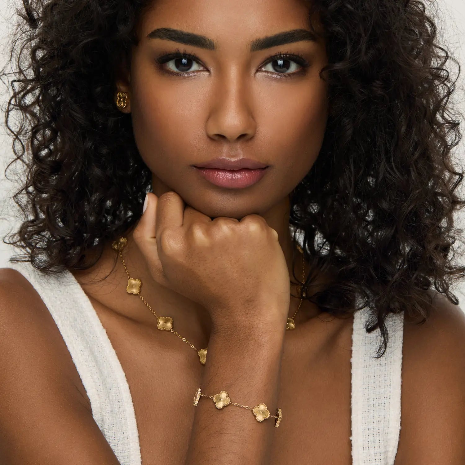 Colar de Trevo Banhado em Ouro 18k