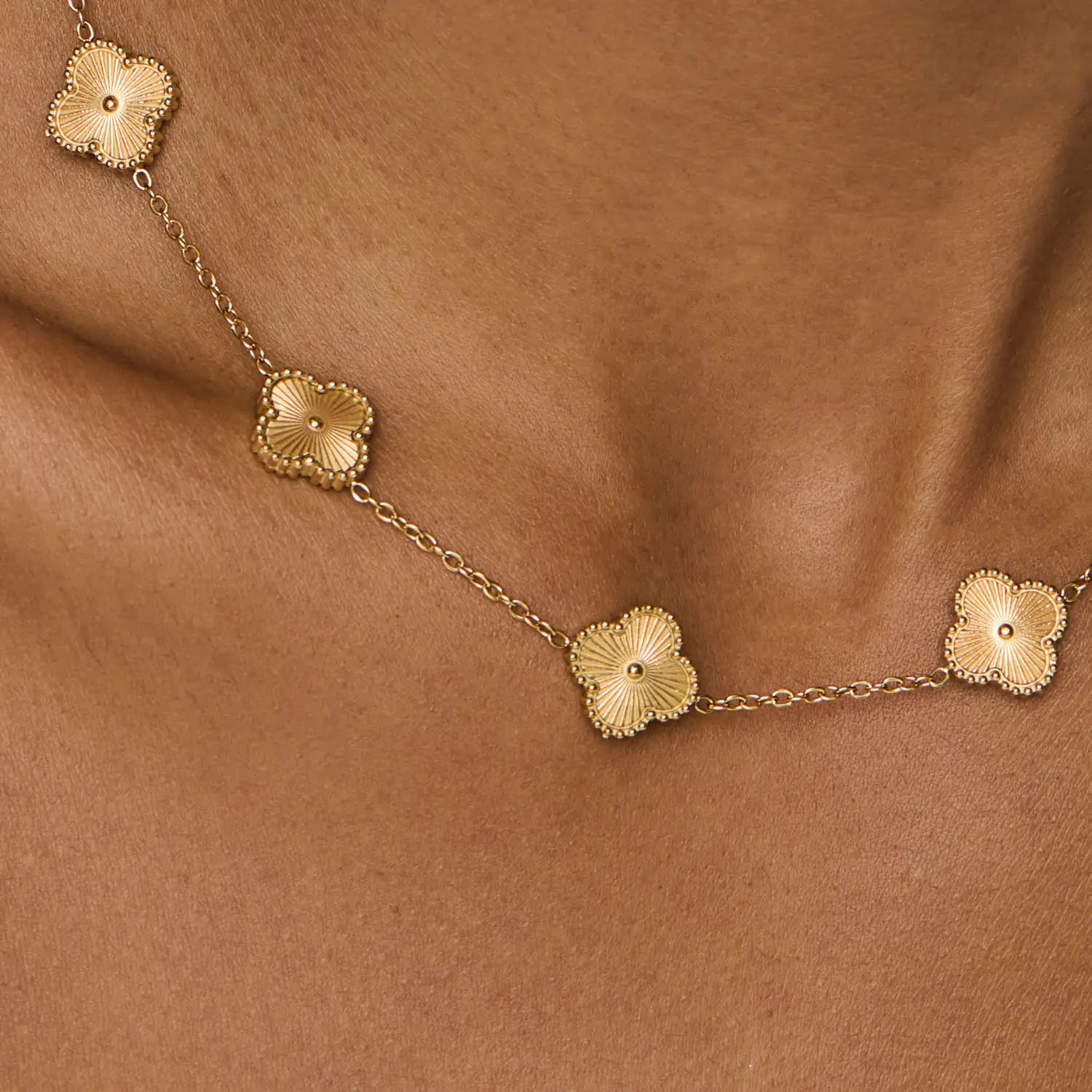 Colar de Trevo Banhado em Ouro 18k